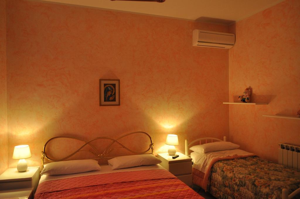 B&B Villa Dagala Santa Venerina Szoba fotó