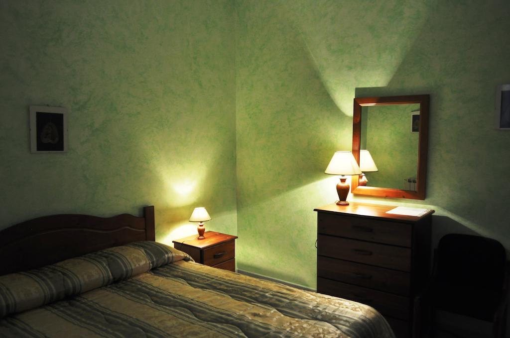 B&B Villa Dagala Santa Venerina Szoba fotó